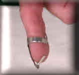clawhammer finger pick